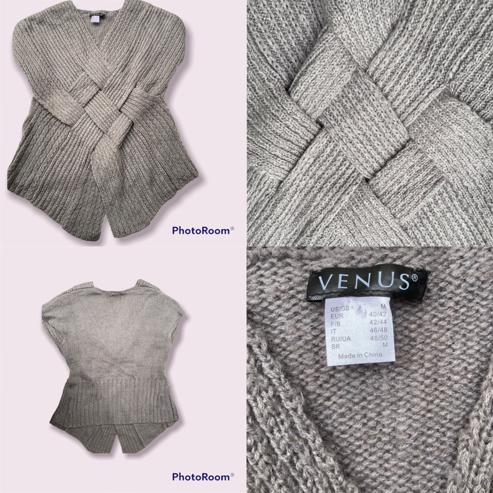 VENUS CROSSED FRONT PATTERN SIZE MEDIUM IN‎ GRAY. SLEEVELESS VEST.